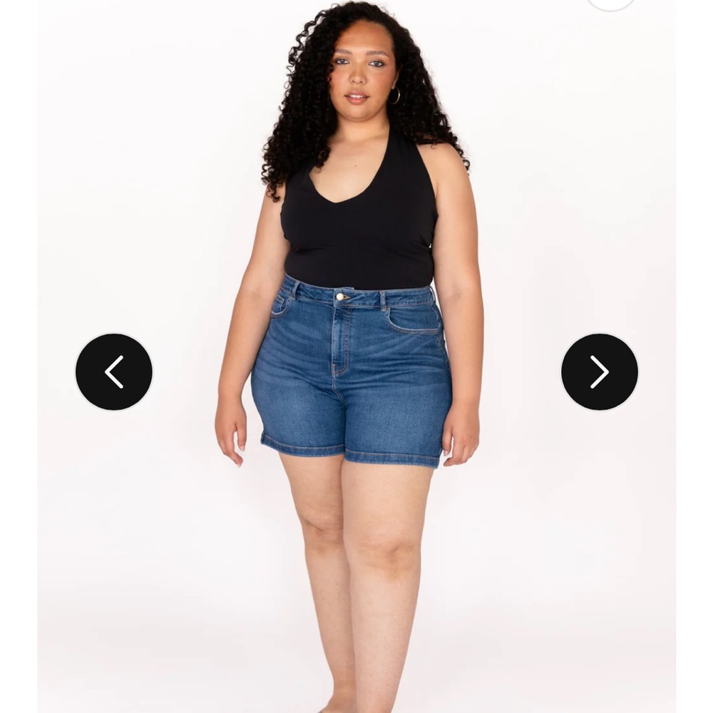 Ambela Stretch Mom Shorts size 22